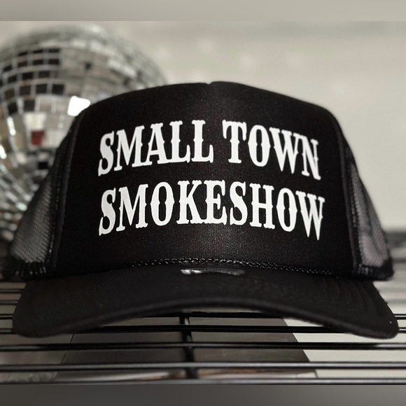 NWT Small Town Smokeshow Trucker Mesh Snap Back Hat Cap Black main image 7